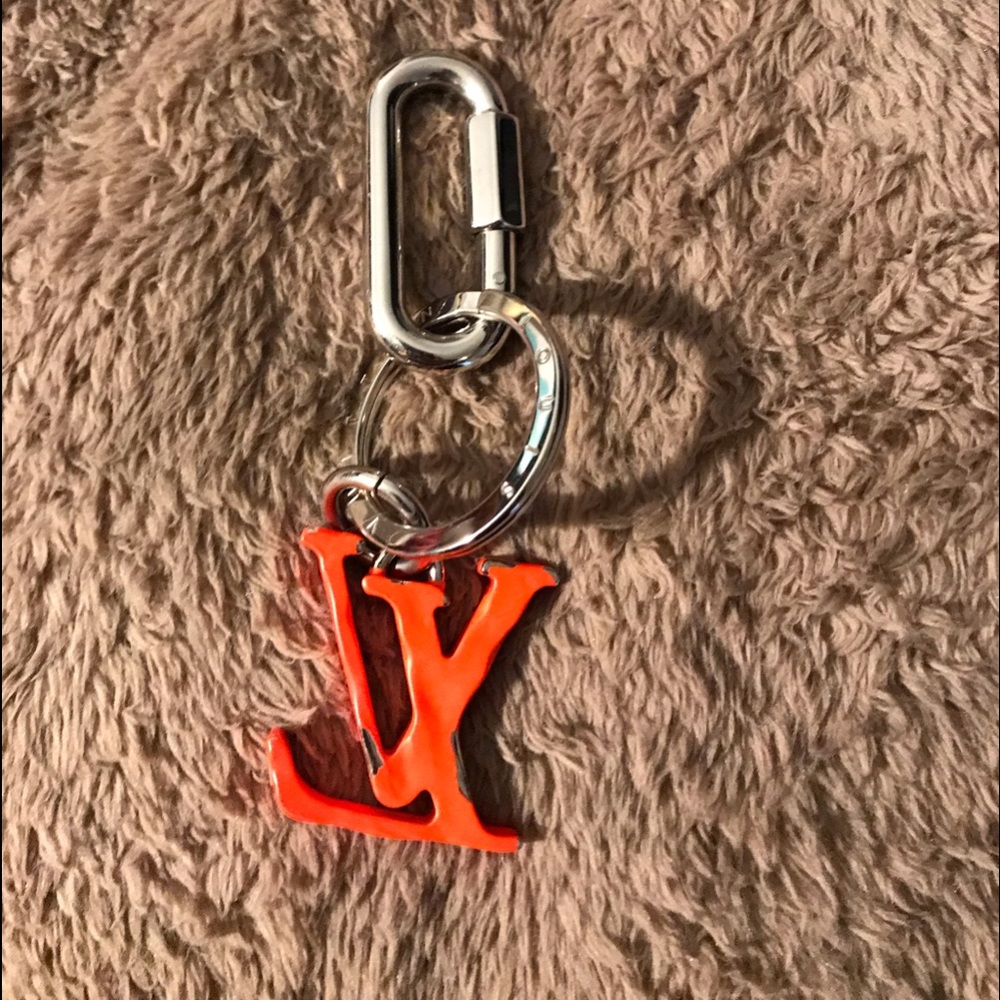 LV keychain - Picture 2 of 2